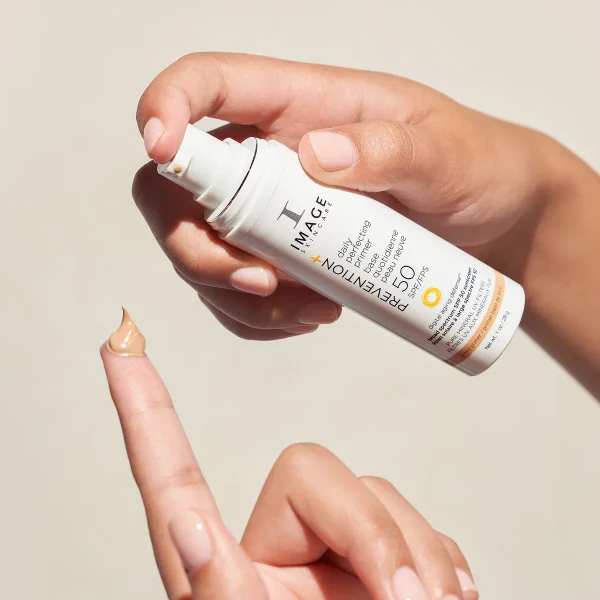 Bază de machiaj Prevention+ Daily Perfecting Primer SPF 50 - imagine 2